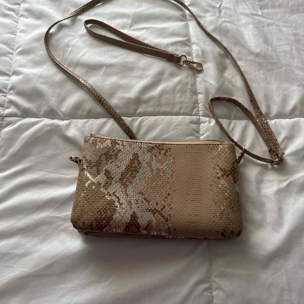 Chic Snakeskin Pattern Crossbody Bag